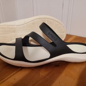 Crocs Iconic Comfort size 7